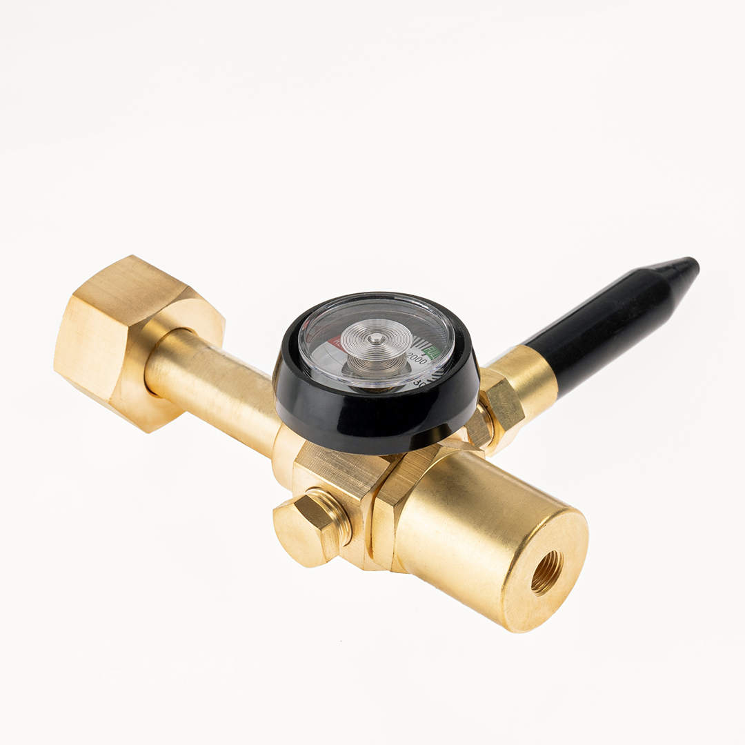 Насадка с манометром и прорезиненным наклонным клапаном, 1 шт.